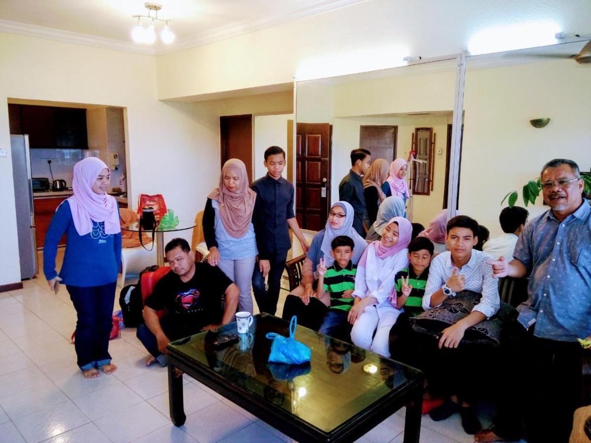 Agoda C View @ Sri Sayang Beach Resort Batu Feringgi Luaran gambar