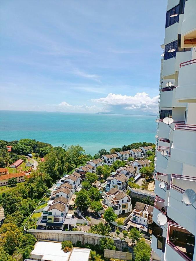 Agoda C View @ Sri Sayang Beach Resort Batu Feringgi Luaran gambar