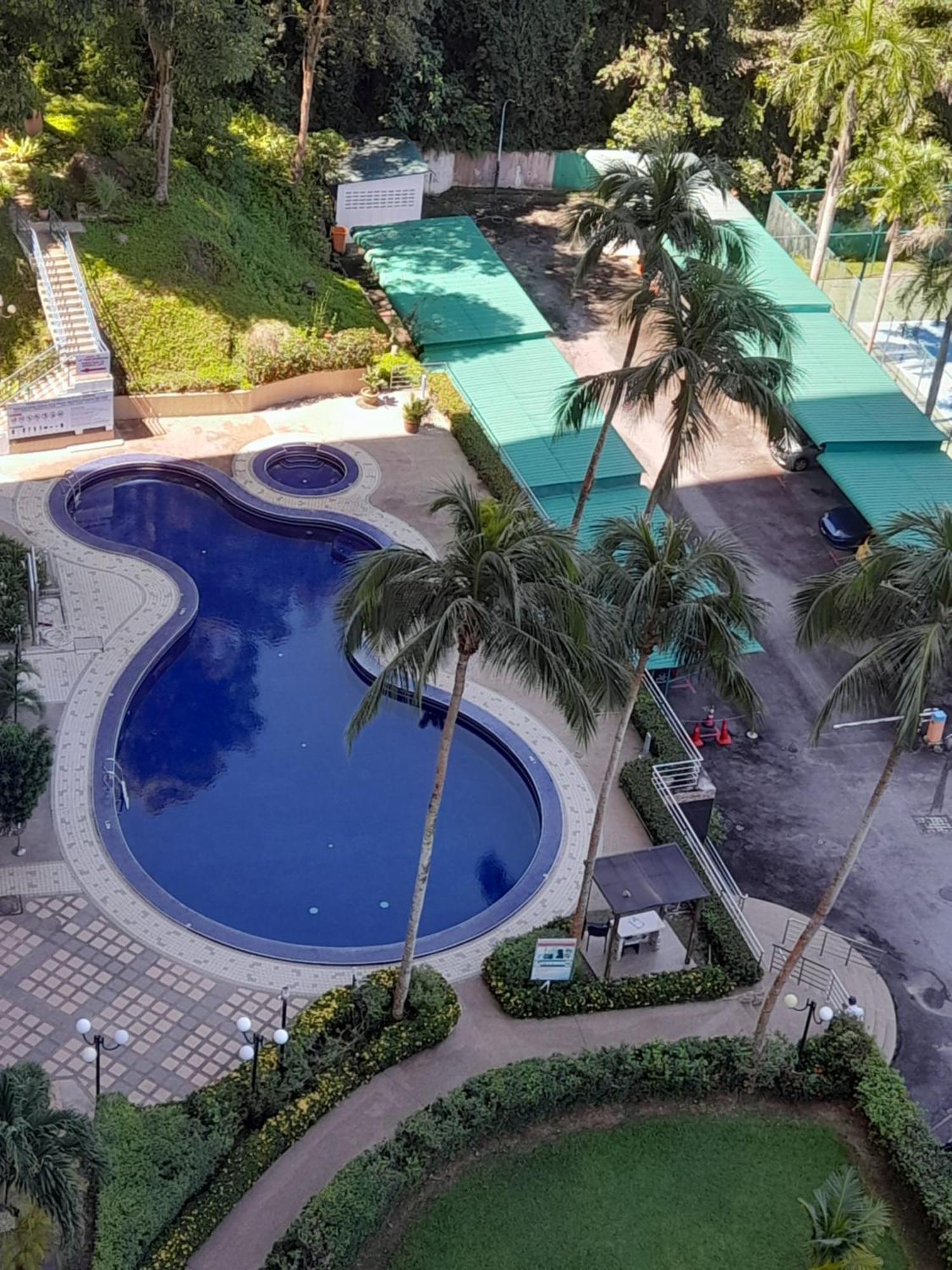 Agoda C View @ Sri Sayang Beach Resort Batu Feringgi Luaran gambar